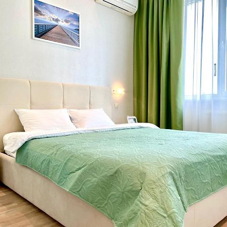Navit Luxury Apartments With Breakfast Near The Railway Station, The City Center And The Park Kijev Kültér fotó
